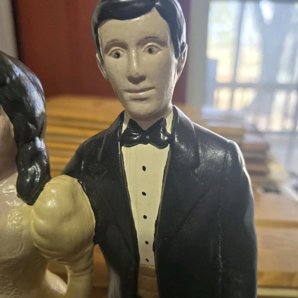 Vintage Marrige Cake Topper Ceramic 1970 Mint Condition